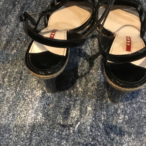 Prada black patent sandal - Picture 4 of 8